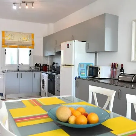 Joanna's Place At Bayview דירה לימסול